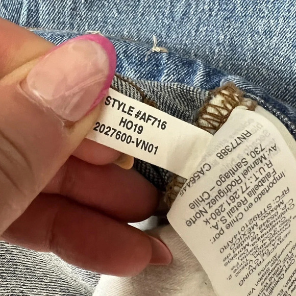 Madewell • The Perfect Vintage Crop Jean - Picture 5 of 7